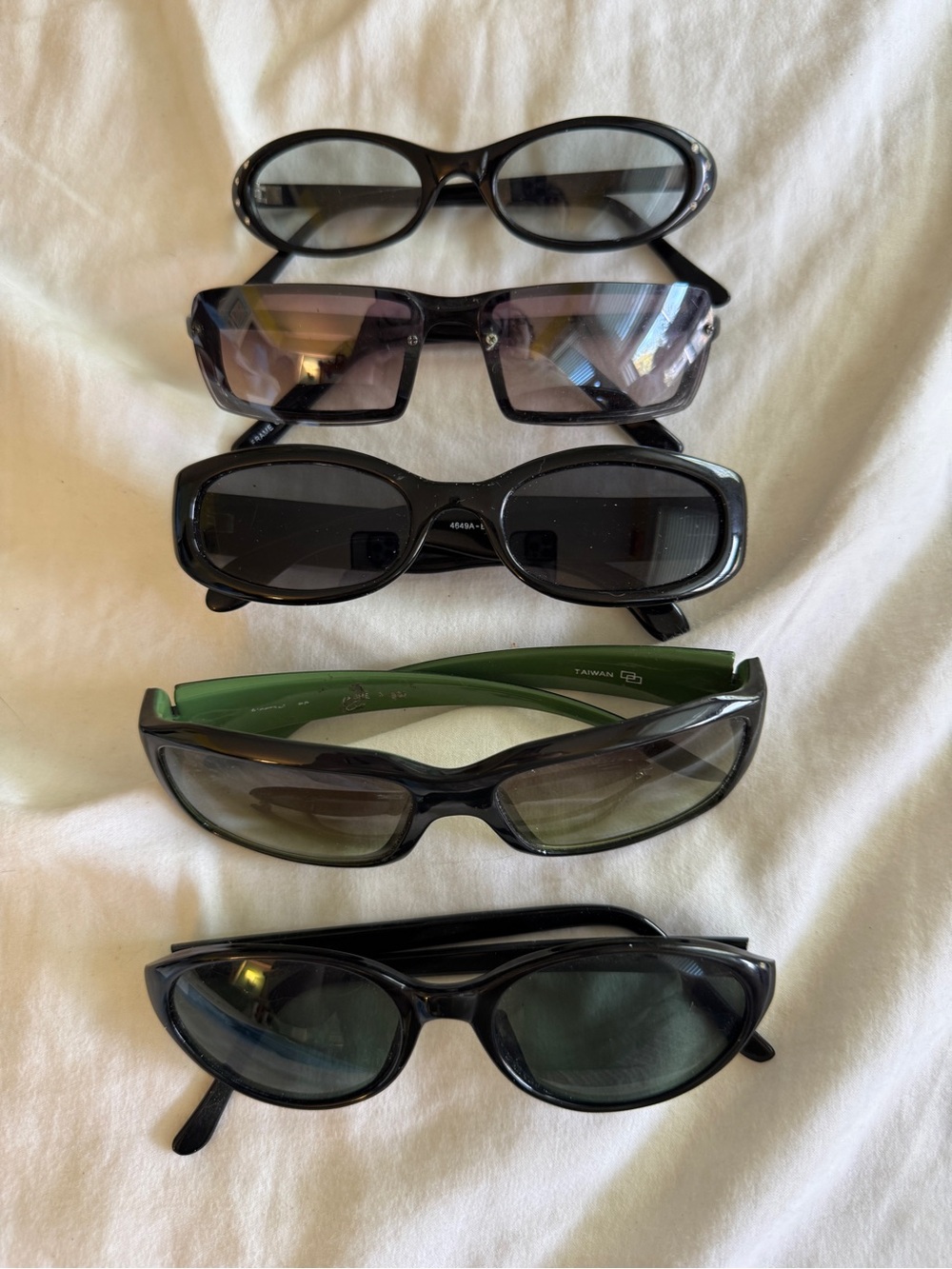 5 Pairs. Vintage Y2K matrix narrow rectangle cat eye sunglasses